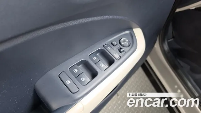 Hyundai Venue — Фото автомобиля 27