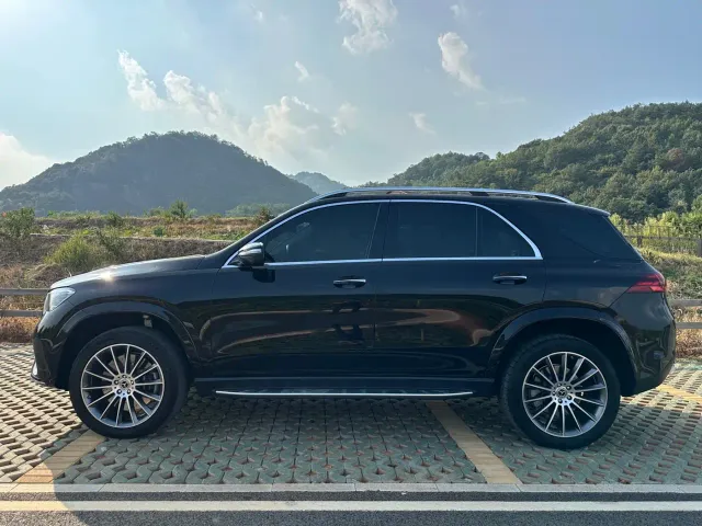 Mercedes-Benz GLE-Class — Фото автомобиля 4