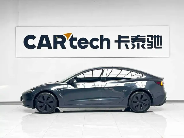 Tesla Model 3 — Фото автомобиля 2