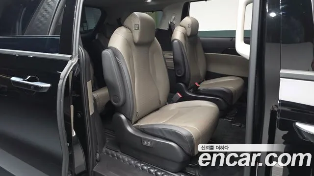 Kia Carnival Generation 4 — Фото автомобиля 16
