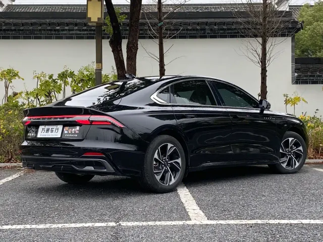 Lincoln Z — Фото автомобиля 5