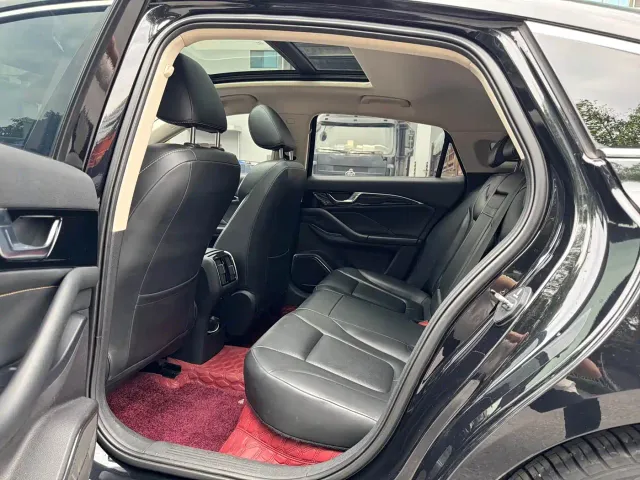 Bestune B70 — Фото автомобиля 6