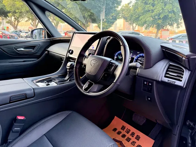Toyota Alphard — Фото автомобиля 9
