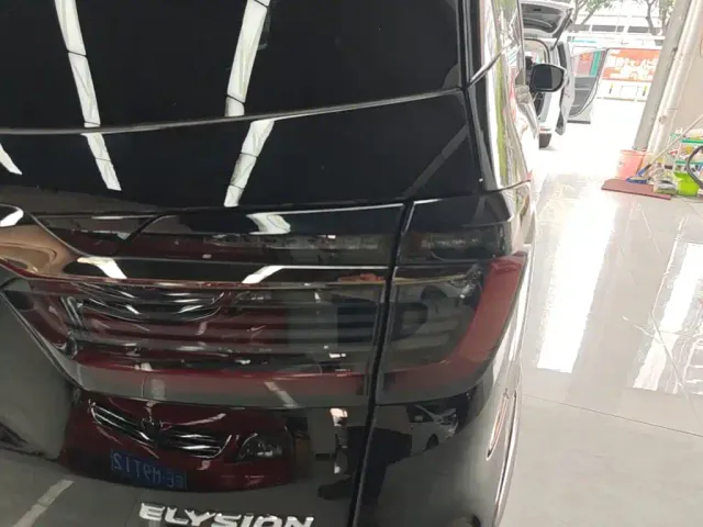Honda Elysion — Фото автомобиля 7