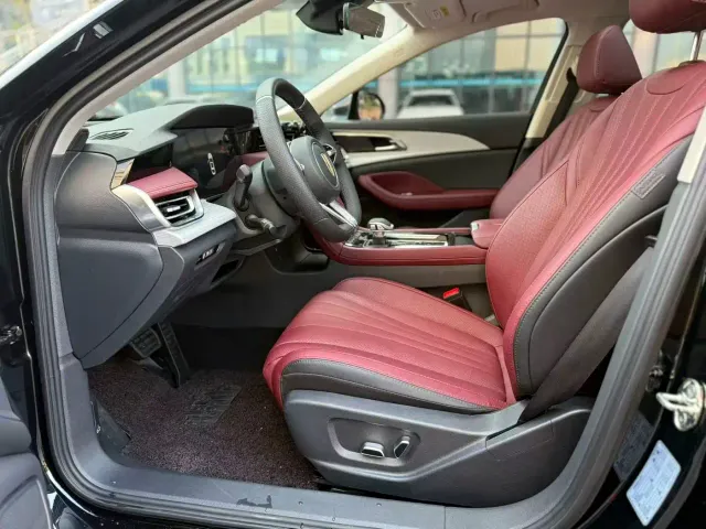 Hongqi H5 — Фото автомобиля 8