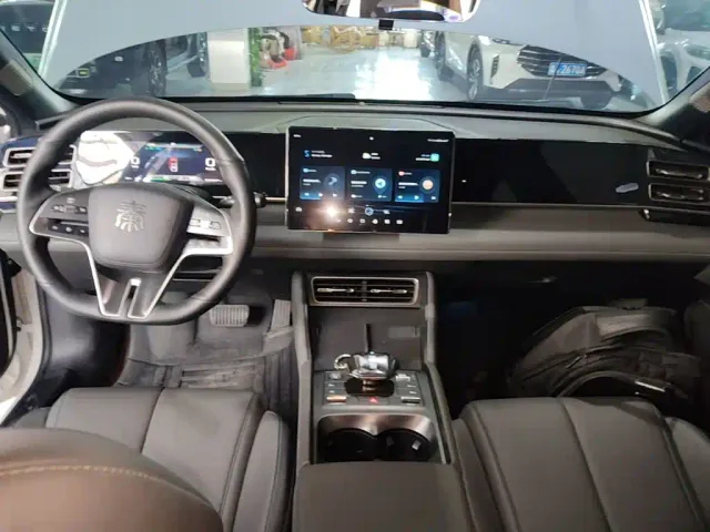 BYD Qin L — Фото автомобиля 9