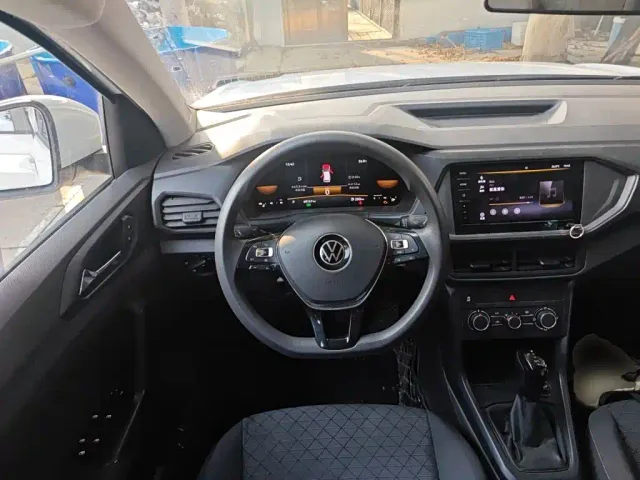 Volkswagen T-Cross — Фото автомобиля 11