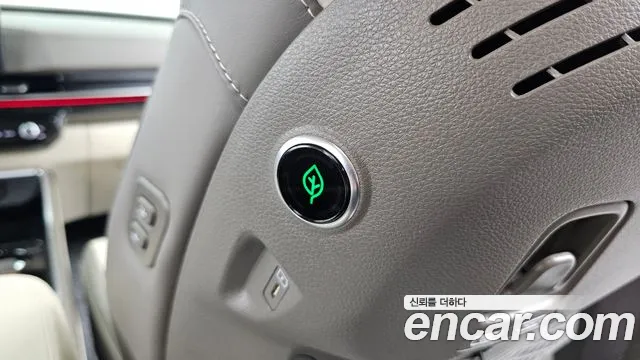 Kia Carnival Generation 4 — Фото автомобиля 30