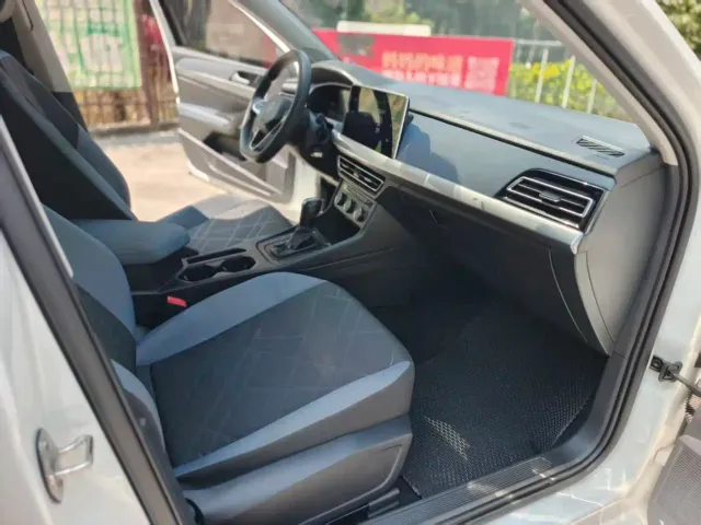 Volkswagen Lavida — Фото автомобиля 17