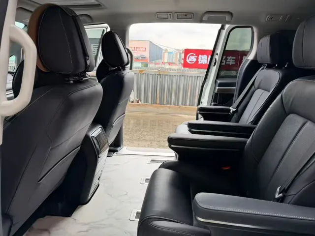 GAC Trumpchi M8 — Фото автомобиля 9