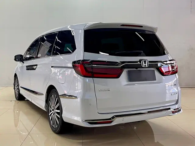 Honda Elysion — Фото автомобиля 8