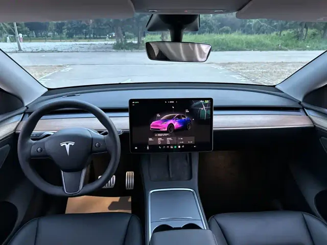 Tesla Model Y 2023 High Performance All-Wheel Drive Edition — Фото автомобиля 10