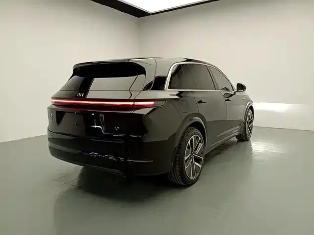 Li Auto L7 — Фото автомобиля 7