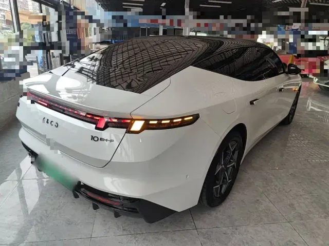 Lynk & Co Lynk & Co 10 EM-P 2025 Model 120km Base Version — Фото автомобиля 4
