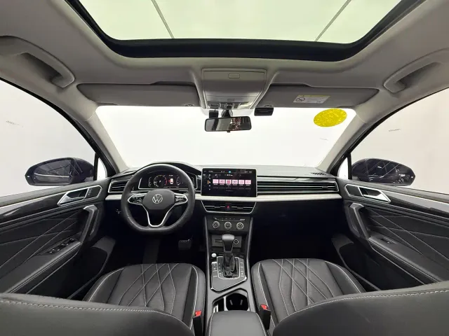 Volkswagen Tiguan L — Фото автомобиля 8