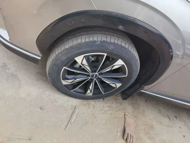 Roewe RX5 — Фото автомобиля 22