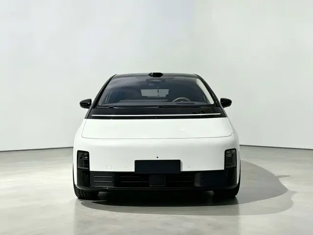 Li Auto MEGA — Фото автомобиля 3