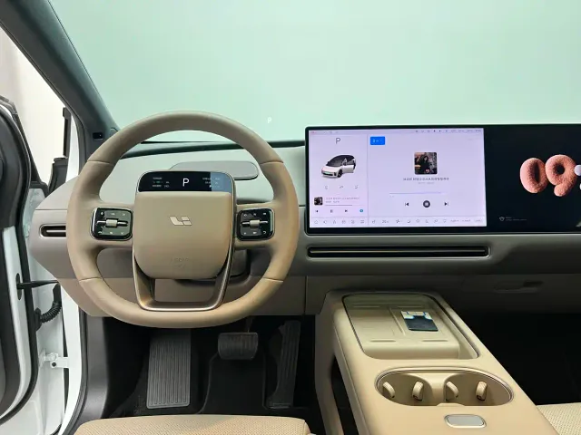 Li Auto i6 — Фото автомобиля 13