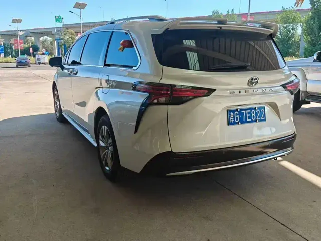 Toyota Toyota Sienna 2024 2.5L Hybrid Comfort Edition — Фото автомобиля 4