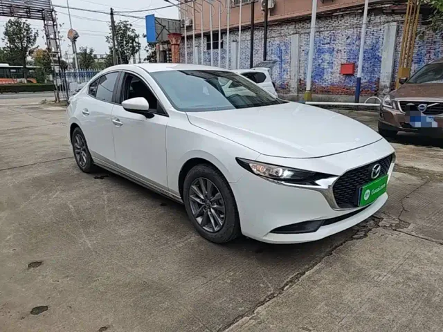 Mazda Axela — Фото автомобиля 3