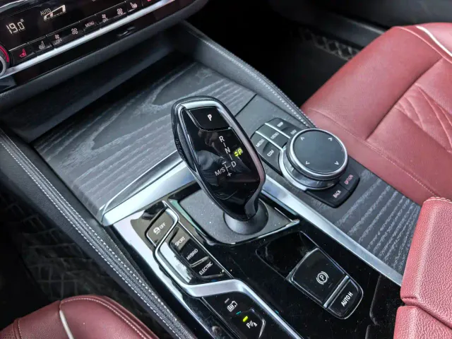 BMW 5 Series — Фото автомобиля 9