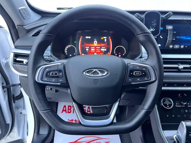 Chery Tiggo 8 — Фото автомобиля 11
