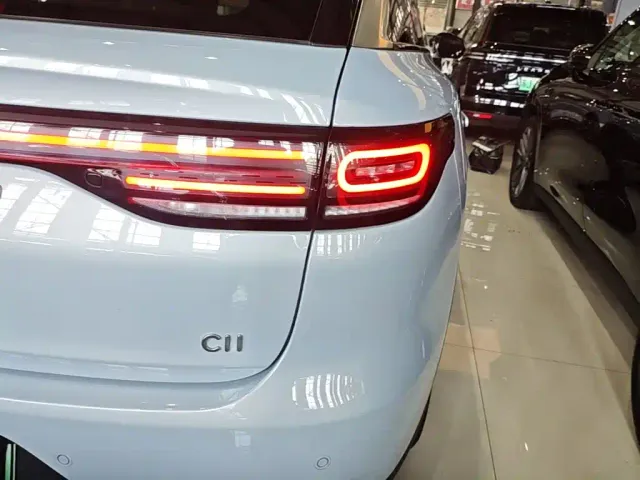 Leapmotor C11 — Фото автомобиля 7