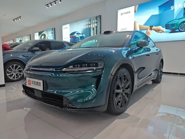 Фотография автомобиля — Luxeed R7