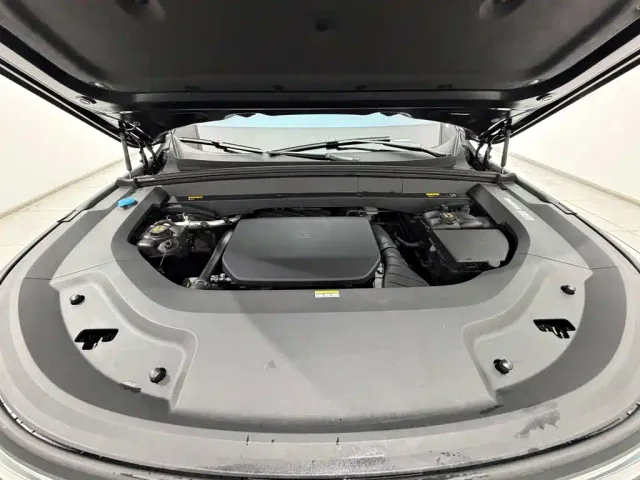 Li Auto Li Xiang L9 2022 Max — Фото автомобиля 12