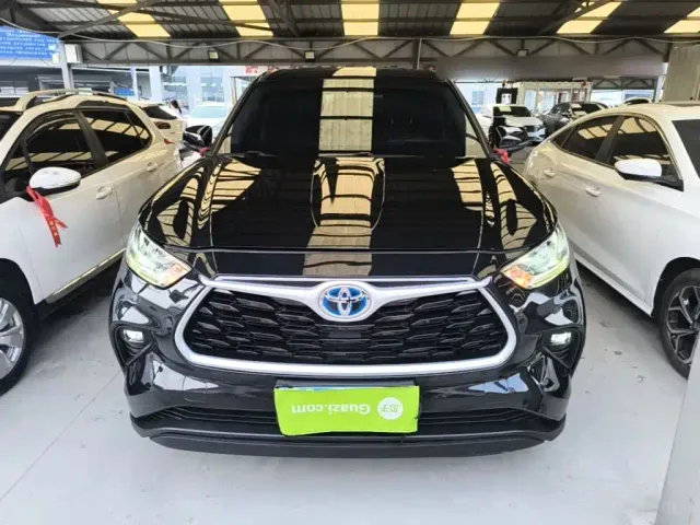 Toyota Highlander — Фото автомобиля 2