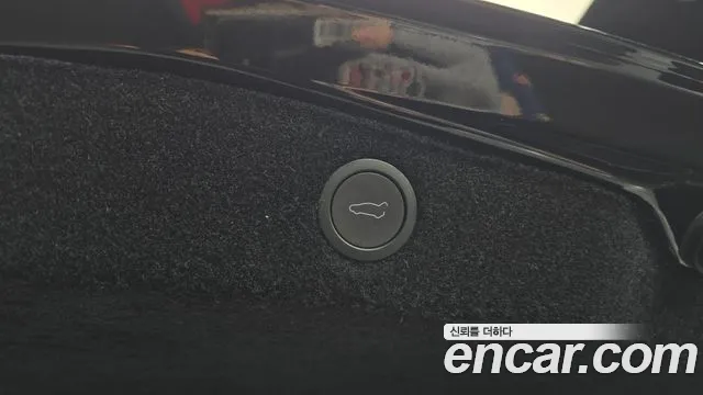 Tesla Model 3 — Фото автомобиля 20