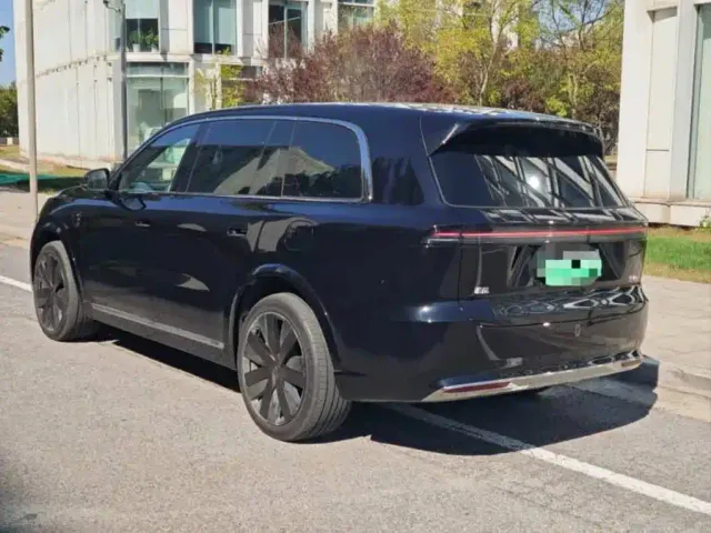 Li Auto L9 — Фото автомобиля 6