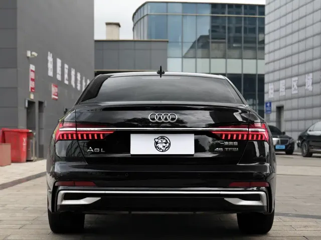 Audi A6L — Фото автомобиля 12