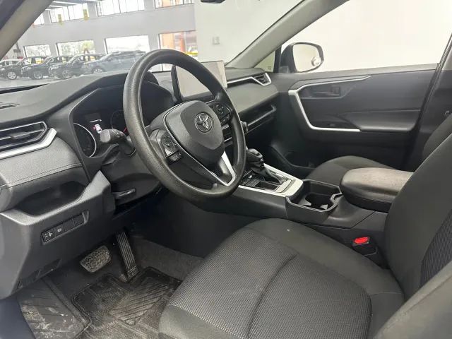 Toyota RAV4 — Фото автомобиля 4