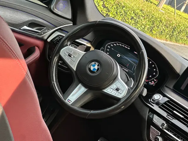 BMW 5 Series — Фото автомобиля 15