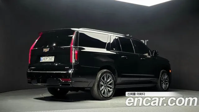 Cadillac Escalade 5th Gen — Фото автомобиля 2