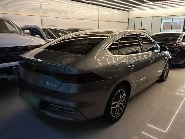 BYD Qin PLUS — Фото автомобиля 6