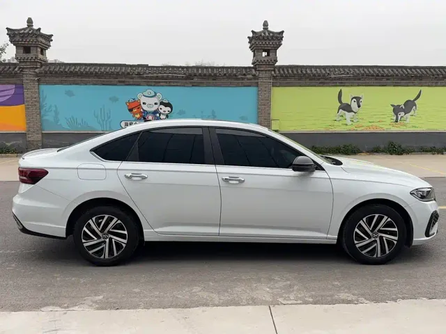 Volkswagen Lavida — Фото автомобиля 7