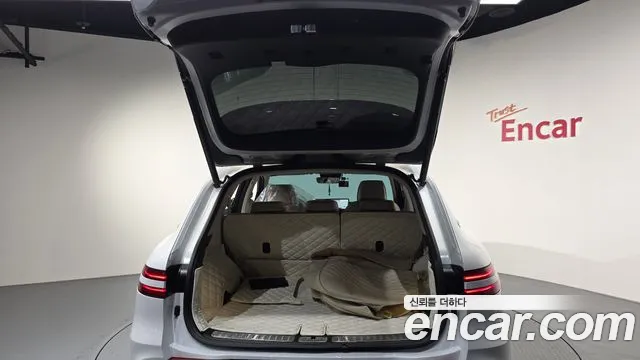 Genesis GV70 — Фото автомобиля 23
