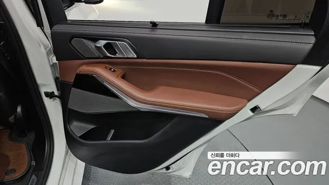 BMW X5 xDrive 40i M Sport — Фото автомобиля 24