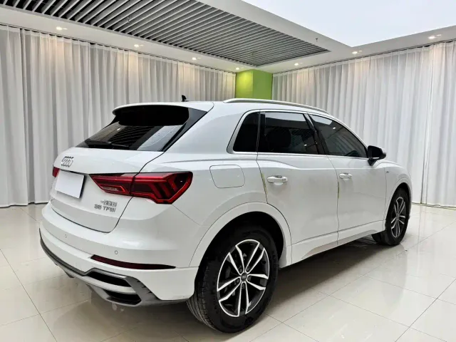 Audi Q3 — Фото автомобиля 14
