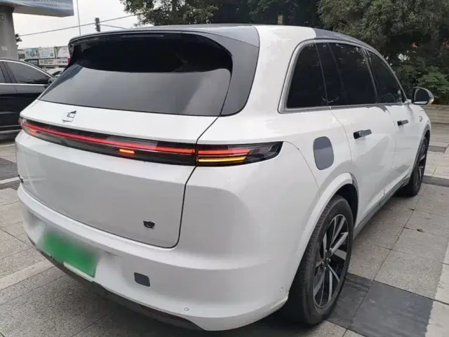 Li Auto L7 — Фото автомобиля 6