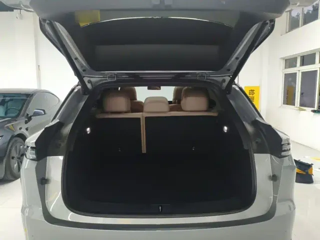 Li Auto i6 — Фото автомобиля 18