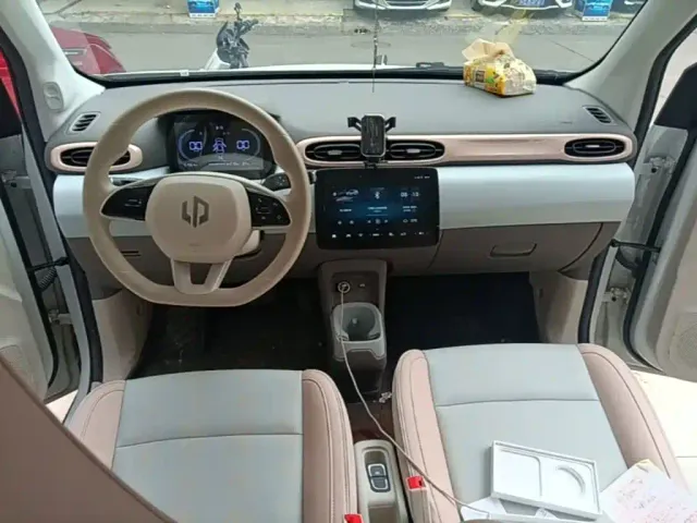 Leapmotor T03 — Фото автомобиля 9