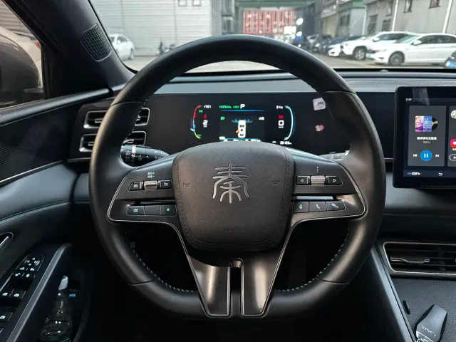 BYD Qin L — Фото автомобиля 16