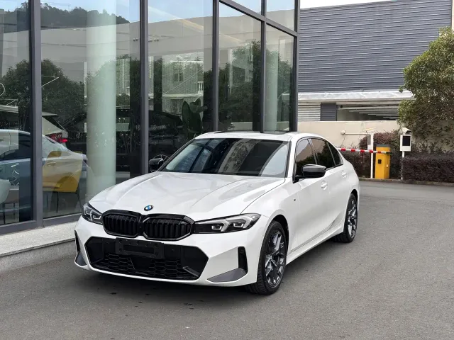 Фотография автомобиля — BMW 3 Series