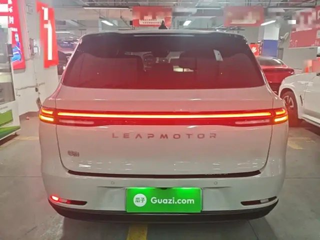 Leapmotor C10 — Фото автомобиля 3