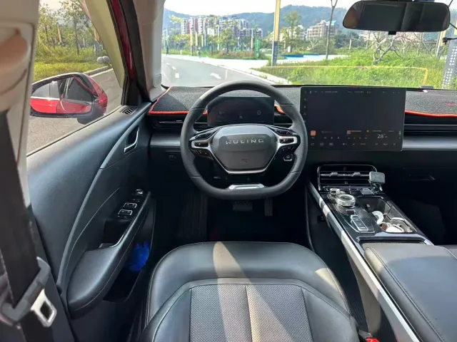 Wuling Starlight — Фото автомобиля 16
