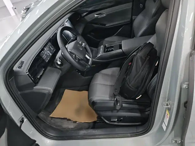 BYD Qin L — Фото автомобиля 14