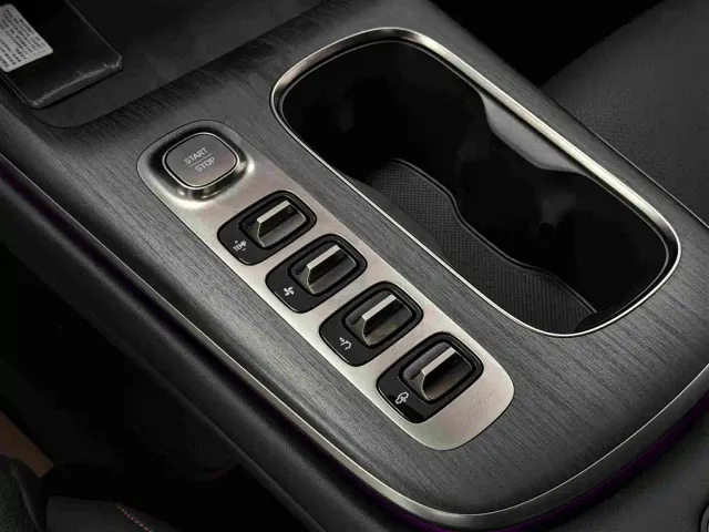 Xiaomi SU7 — Фото автомобиля 11
